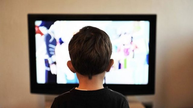 فعالیت بدنی فرزندان و تلویزیون